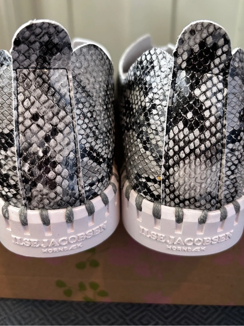 Ilse Jacobsen slip sneakers